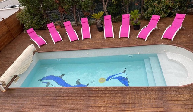 Villa with pool next to the beach