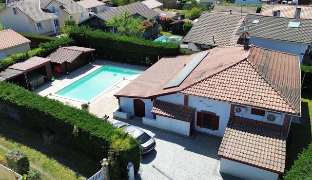 Villa with pool open veranda 40m2 5minutes downtown 5km from the sea