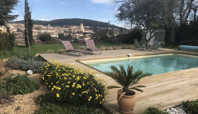 VILLA WITH POOL, PANORAMIC VIEW, 5 MINUTES WALK FROM THE VILLAGE