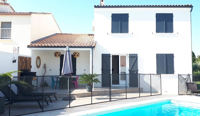 Villa with pool situated between Montpellier and the sea