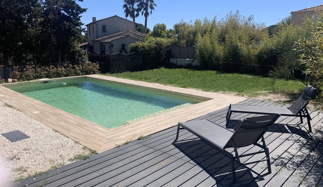 Villa with private pool, close to all amenities and beaches