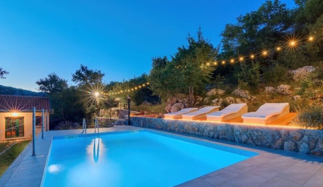 Villa with private pool near Novi Vinodolski