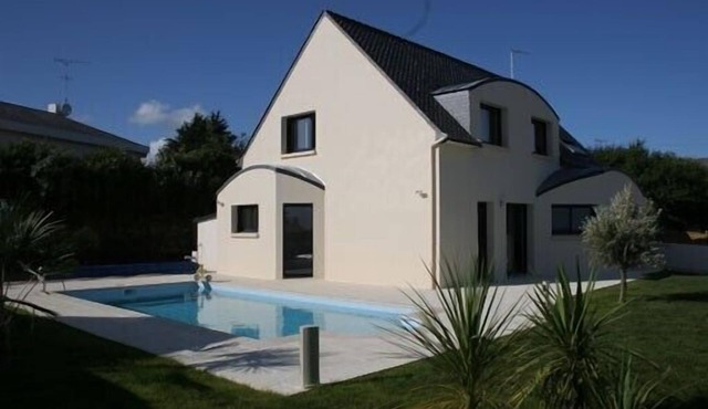 Villa with private pool 200 m from the beach.enclosed garden in Le Pouldu, Brittany