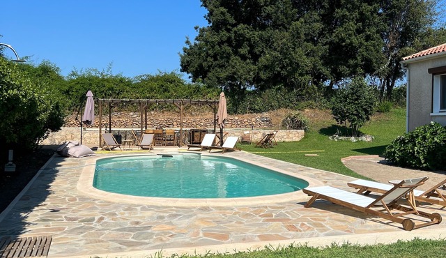 Villa with private swimming pool and parking, private garden, sleeps max 10pers.