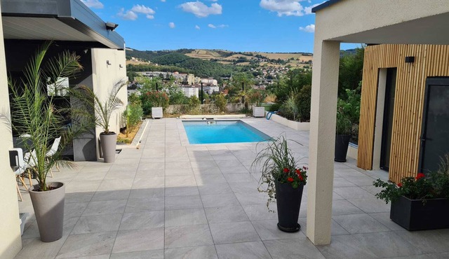 Villa with Private Pool & Cinema Room