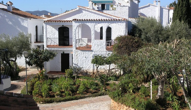 Villa with private garden in heart of Capistrano Village