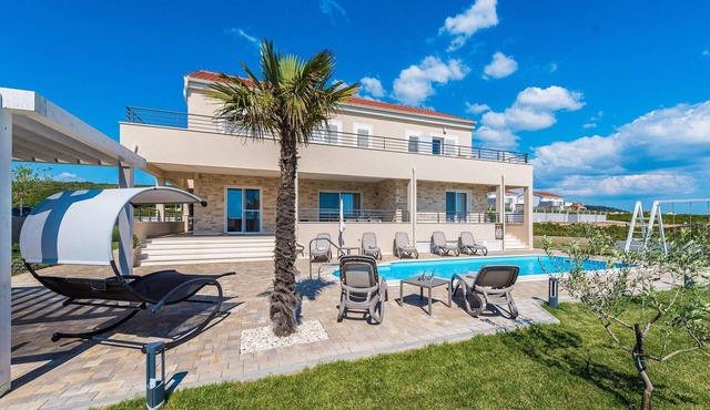 Villa with Private Heated Pool