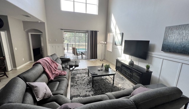 Villa with Private Hot Tub Close to Disney