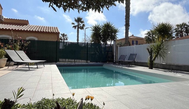 Villa with private pool and AC - 6 guests