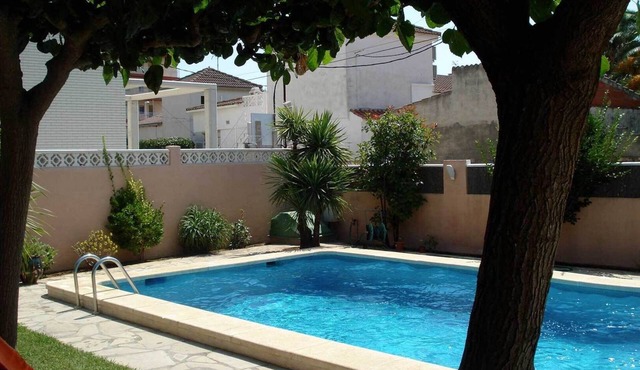 Villa with private pool 1 minute from the beach.