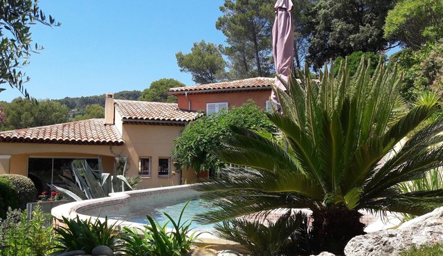 Villa with private pool and garden at the gates of the Verdon, 6 people
