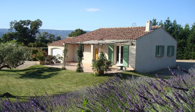 villa with private pool in a quiet area: Les Oliviers