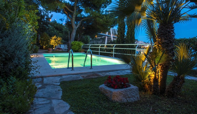 Villa With Private Pool And Sea Views