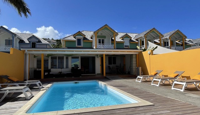 Villa with private pool, a stone's throw from Orient Bay beach