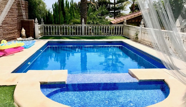 Villa with private pool and gardens