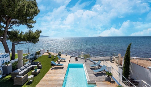 Villa with private pool and lagoon views