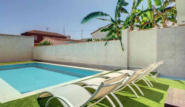 Villa with Private Pool - 6409