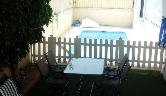 Villa with private pool, terrace and less than 80 meters from the sea