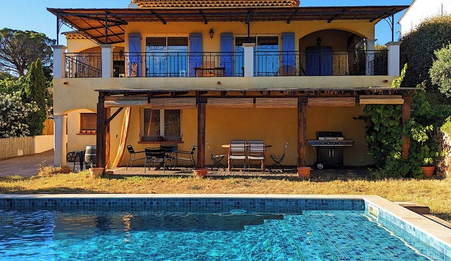 Villa with private pool - vineyard view, beach 8 mn away