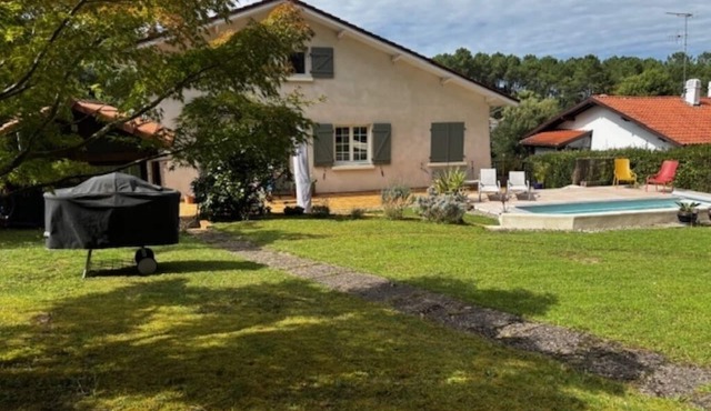 Villa with private pool near the ocean