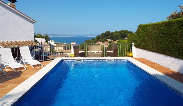 Villa with private pool, garden and stunning sea and mountain views