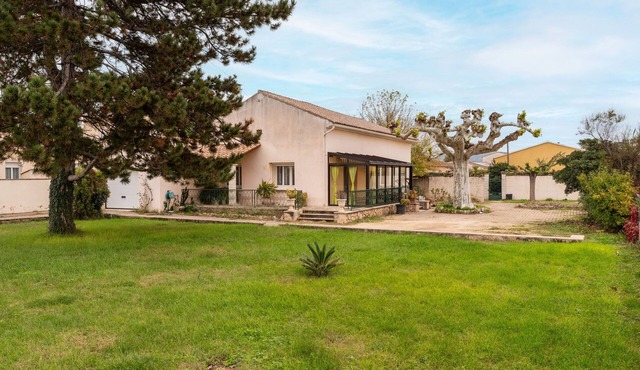 Villa with Private Terrace & Wi-Fi