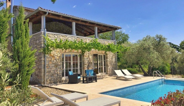 Villa with sea view for 6 persons in Poreč-Kukci