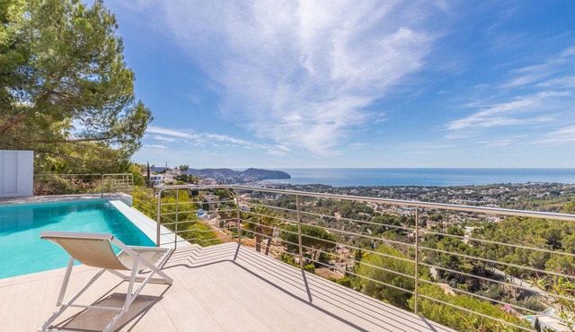 Villa with Sea View, Wi-Fi and Air Conditioning
