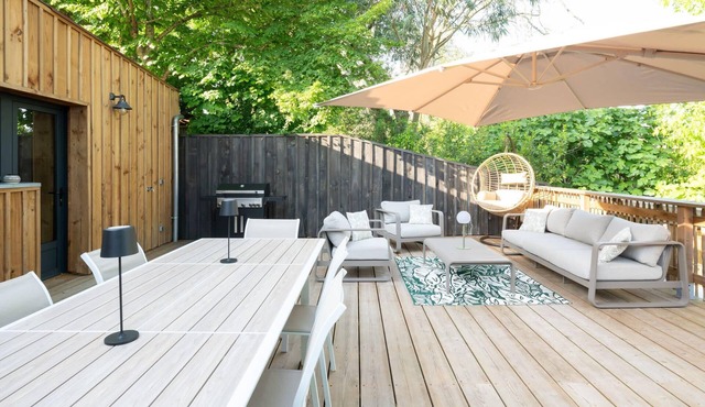 Villa with Spa and Private Canal Access