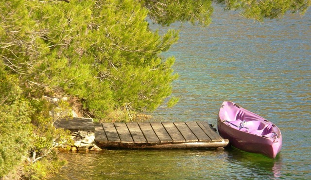 VILLA with stunning views and private access to Lake Esparron de Verdon