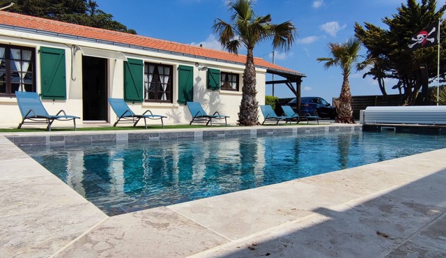 Villa with swimming pool "Sea view" and beach access at 300 m'in summer