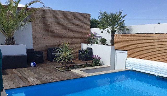 Villa with swimming pool, near La Rochelle