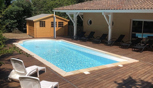 Villa with swimming pool access Golf and Lake on foot Near ocean