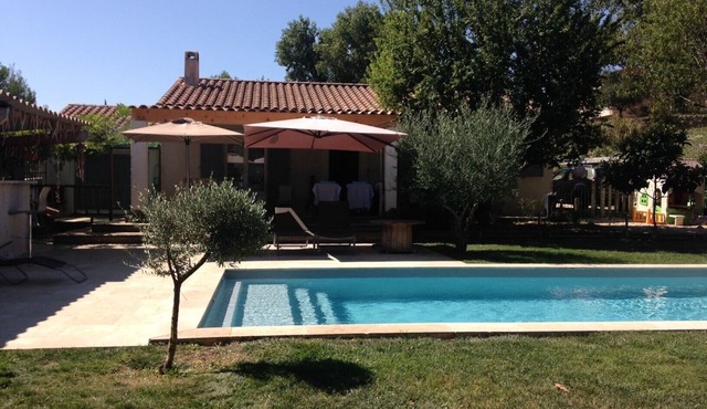 Villa with swimming pool in Provence-Verdon