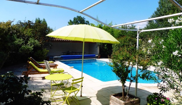 Villa with swimming pool near Aix-en-Provence