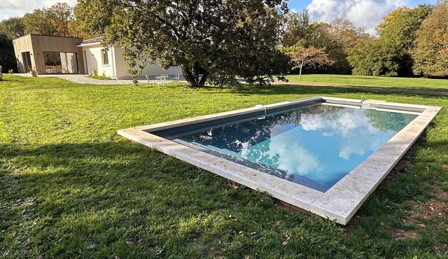 Villa with swimming pool on the Angoulême golf course