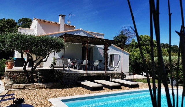Villa with swimming pool without vis-à-vis, quiet.