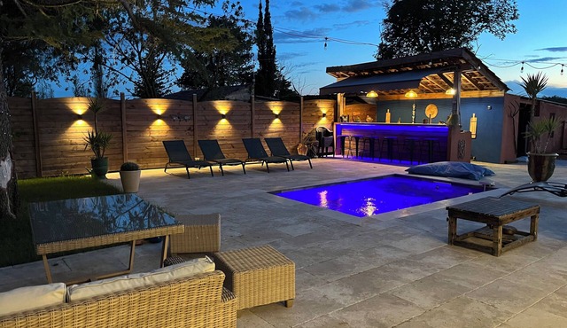 Villa with swimming pool heated from May to October, set in wooded grounds