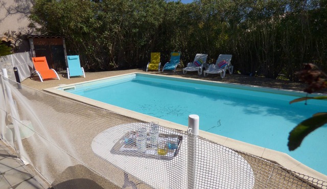 villa with swimming pool in 9 km of the sea