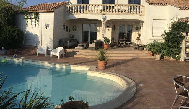 Villa with swimming pool and Mediterranean garden on the Fontcaude golf course