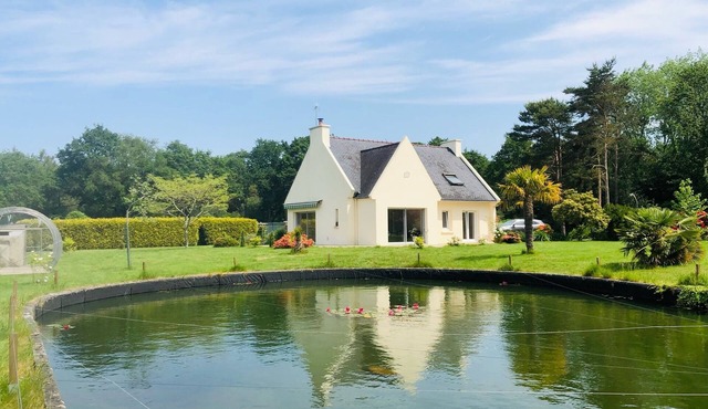 Villa with swimming pool and tennis court near Mer Blanche and Golf de Benodet