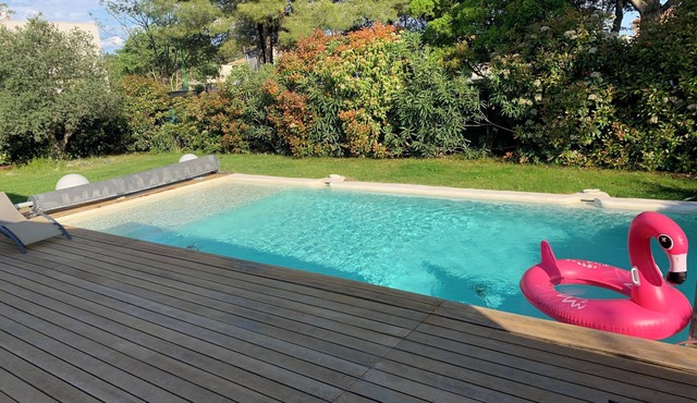Villa with swimming pool near the sea and Montpellier