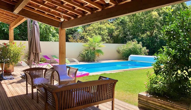 Villa with swimming pool in large park 4 stars Atout France