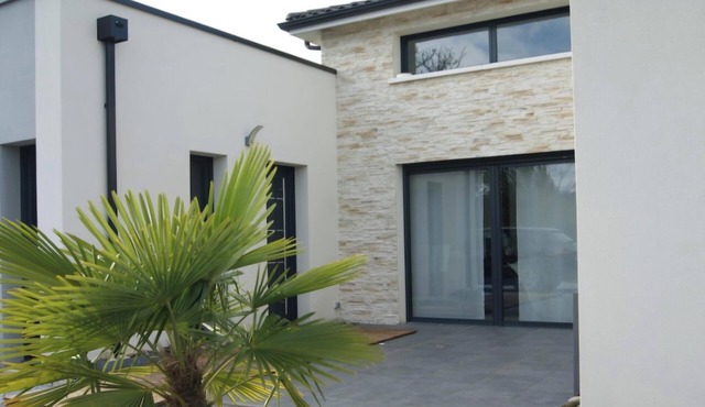 Villa with swimming pool and petanque