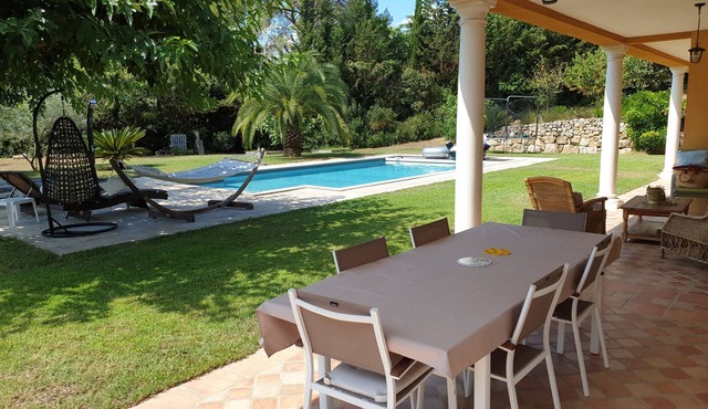 Villa with swimming pool not overlooked in private secure domain in Mougins