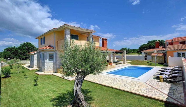 Villa with swimming pool and sun terrace