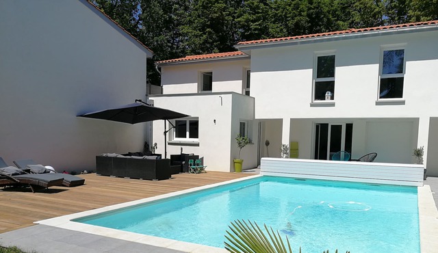 Villa with swimming pool between Lyon and Beaujolais