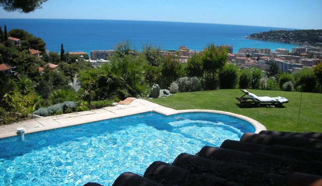 Villa with swimming pool Cote d'Azur, 7km from Montecarlo 200m from the sea 06083000463A0
