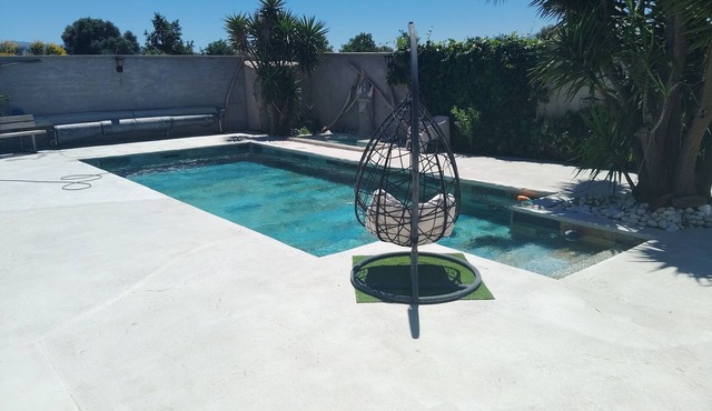 Villa with swimming pool, sauna, jacuzzi, Thuir