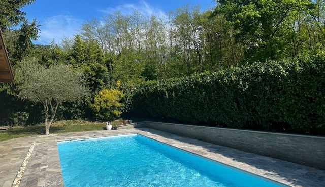 Villa with swimming pool - 3 bedrooms - sleeps 6